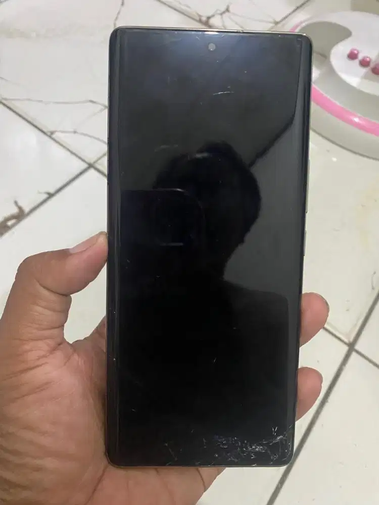 hp infinix note 40 pro 5G 8+256 bekas jatoh dari motor dipencet getar
