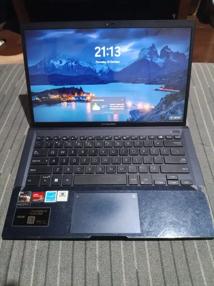 ASUS Expertbook Ryzen 3 3250 U