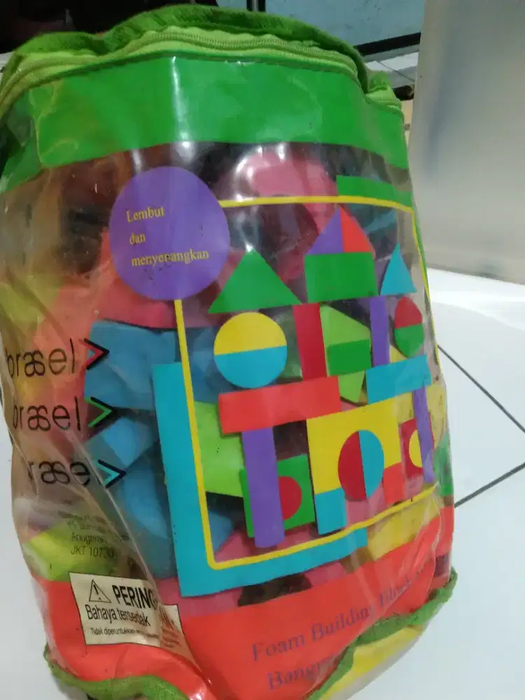 Mainan balok gabus