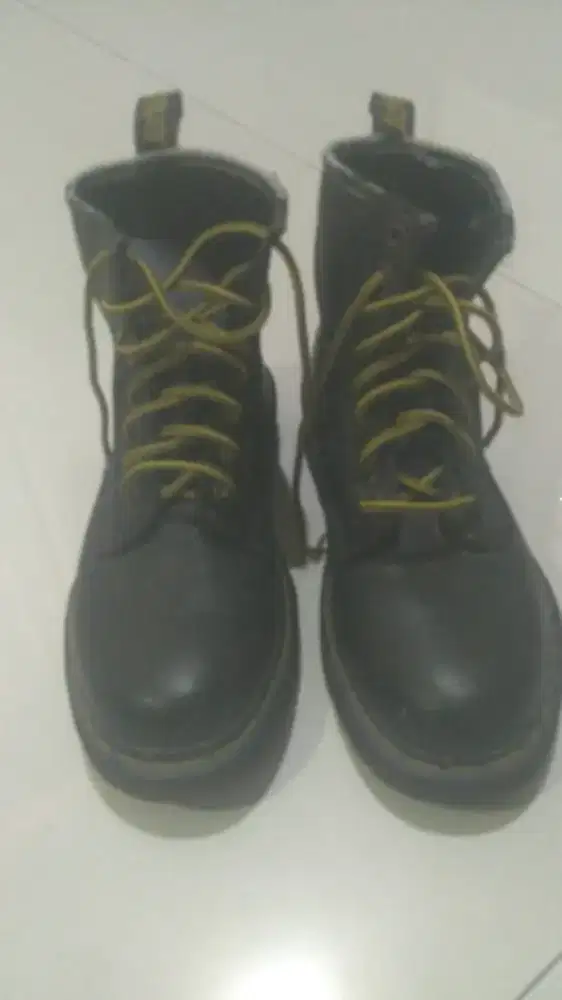 Sepatu merk Dr.Martin second