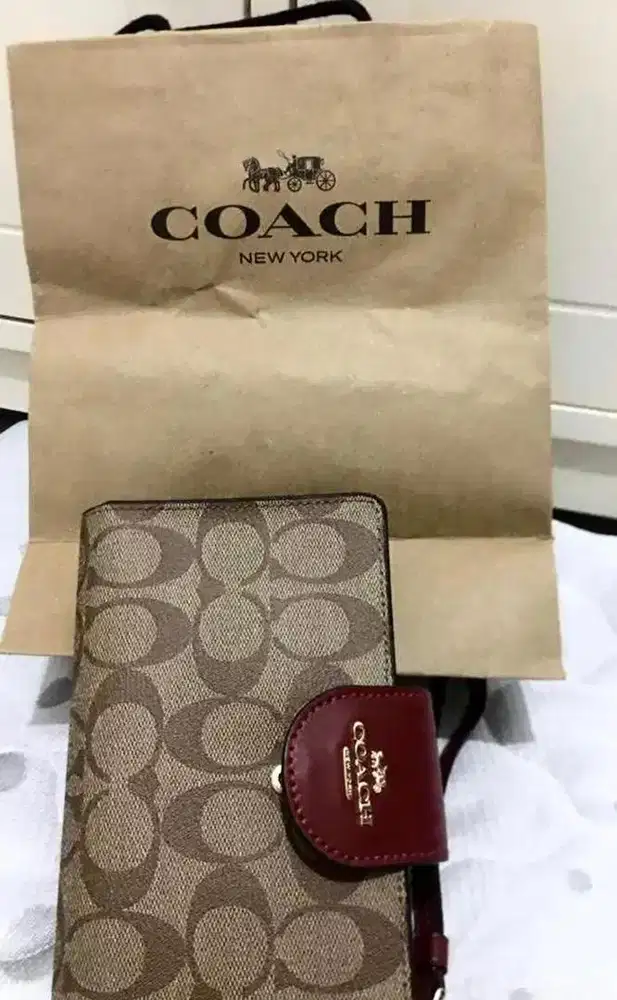 Dompet Merk Coach