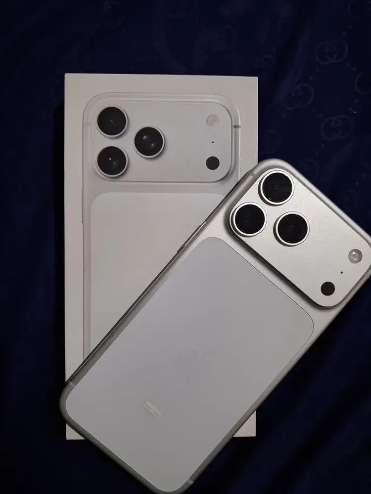 Apple iPhone 17 Pro Max Silver 256 GB Ex IBOX