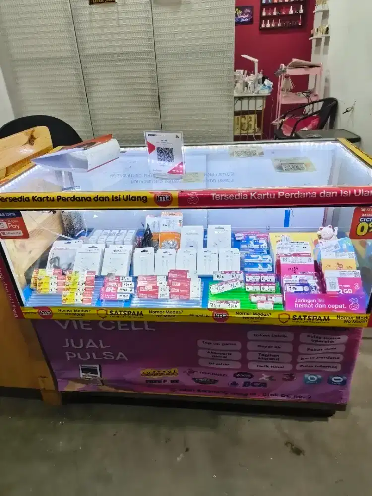 Etalase konter pulsa