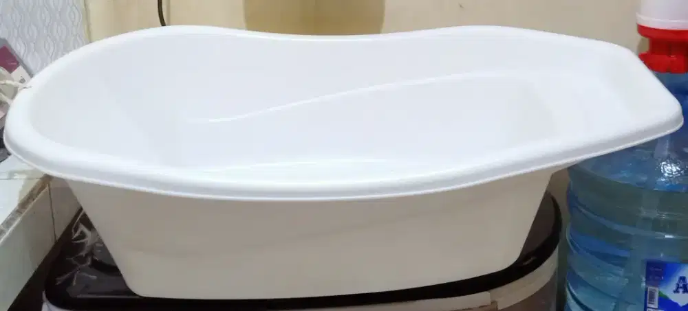 Bak mandi bayi putih jumbo