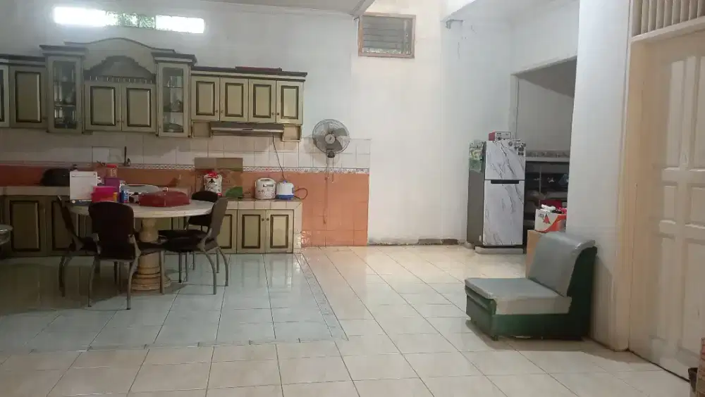 Rumah 2 lantai Modernland, siap huni, bisa KPR