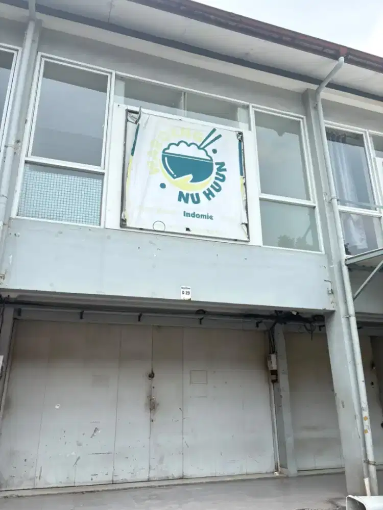 Disewakan area komersil holis regency