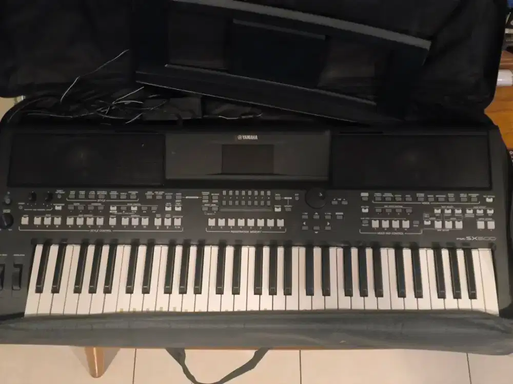 Keyboard Yamaha PSR SX600