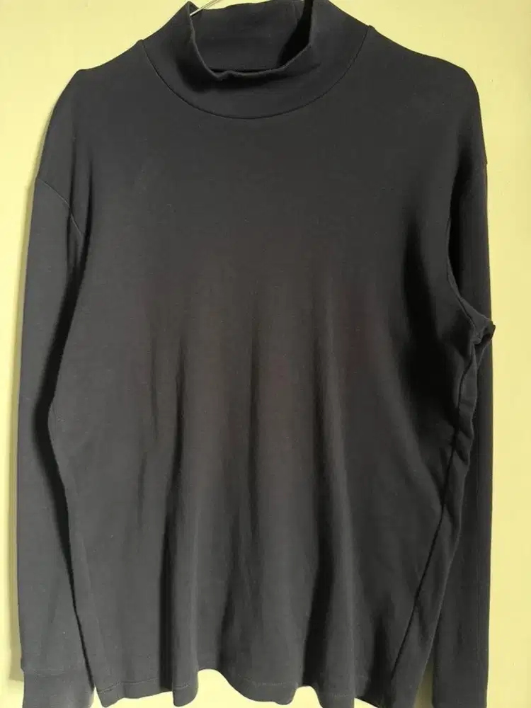 Baju Turtle Neck Lengan Panjang Uniqlo Size S