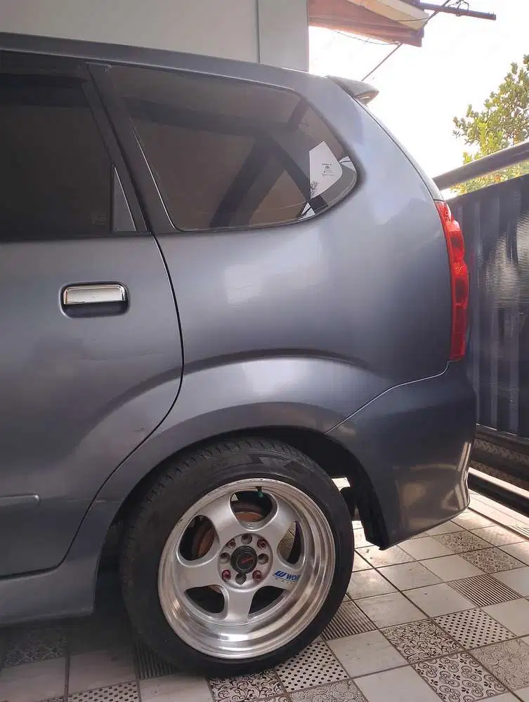 Daihatsu Xenia 2011 Bensin
