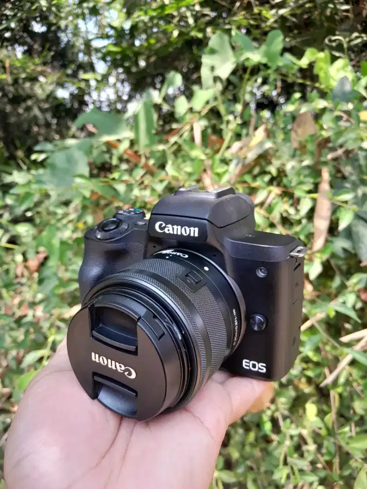 Kamera canon eos m50 lensa kit mulus