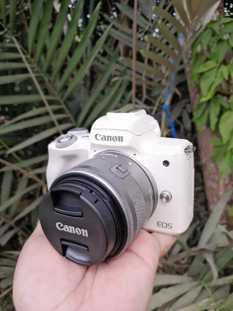 Kamera canon eos m50 lensa kit