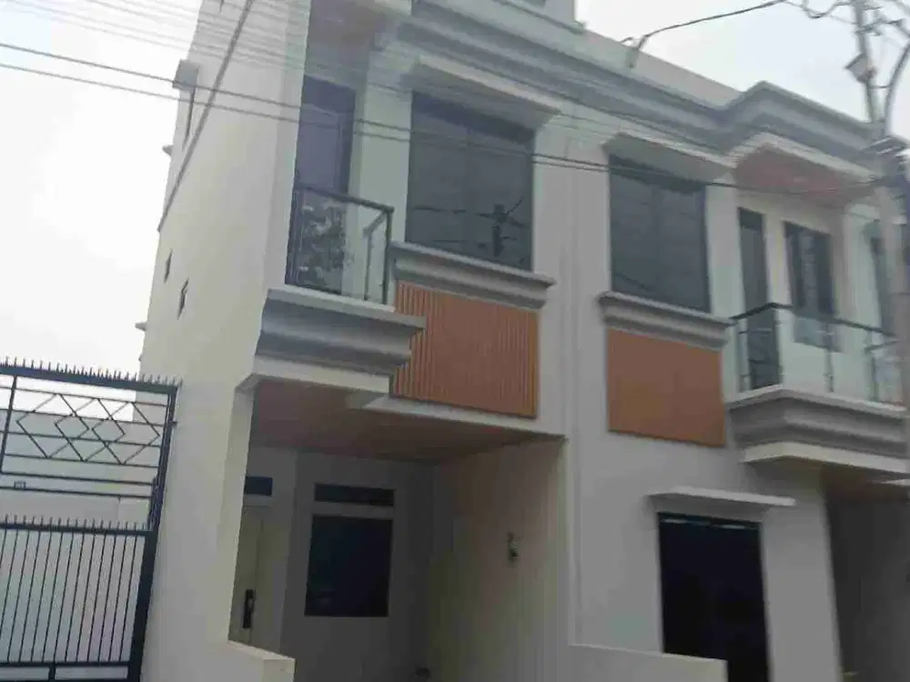 Rumah mewah 2 lantai di dekat GOR ARCICI cempaka putih jakarta pusat