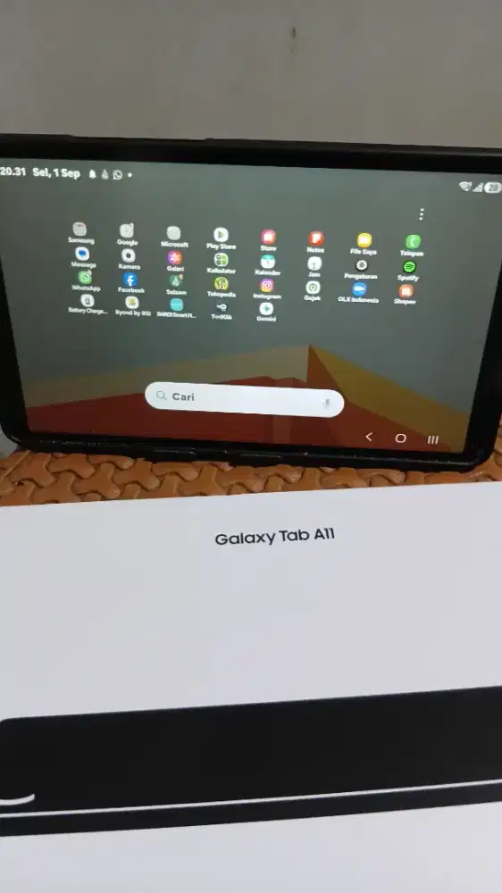 Tablet samsung A11 4g LTE 8,7 inch like new lengkap box