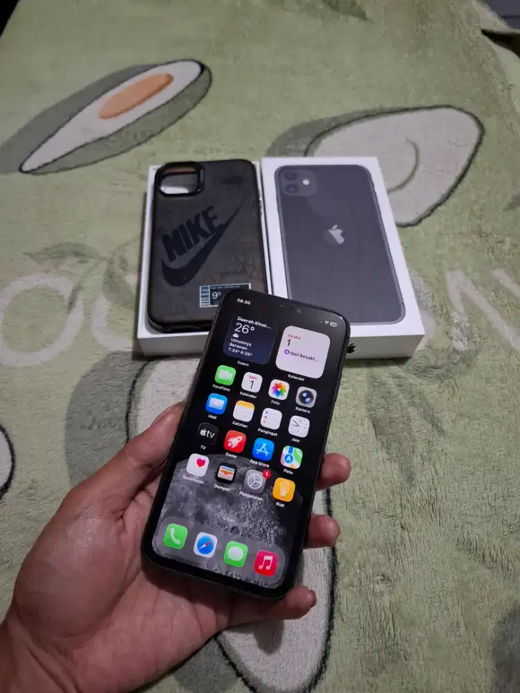 IPHONE 11 128GB Resmi IBOX Mulus siap pakai Lokasi PAMULANG UNPAM