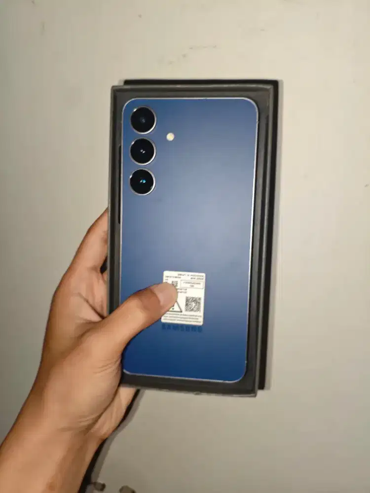 SAMSUNG S25 FE 8/256 GB
