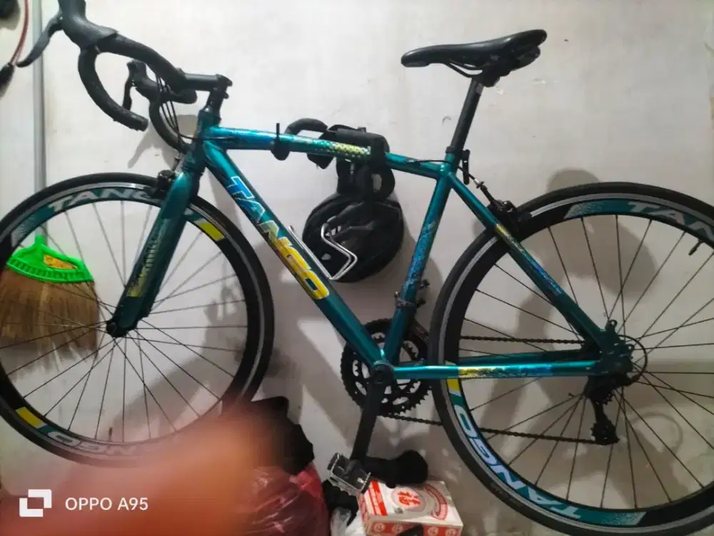Sepeda roadbike TANGO 27