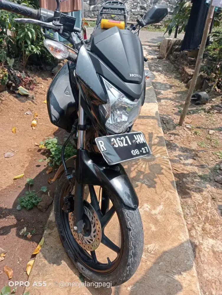 Di jual sepeda motor Honda new Megapro cw