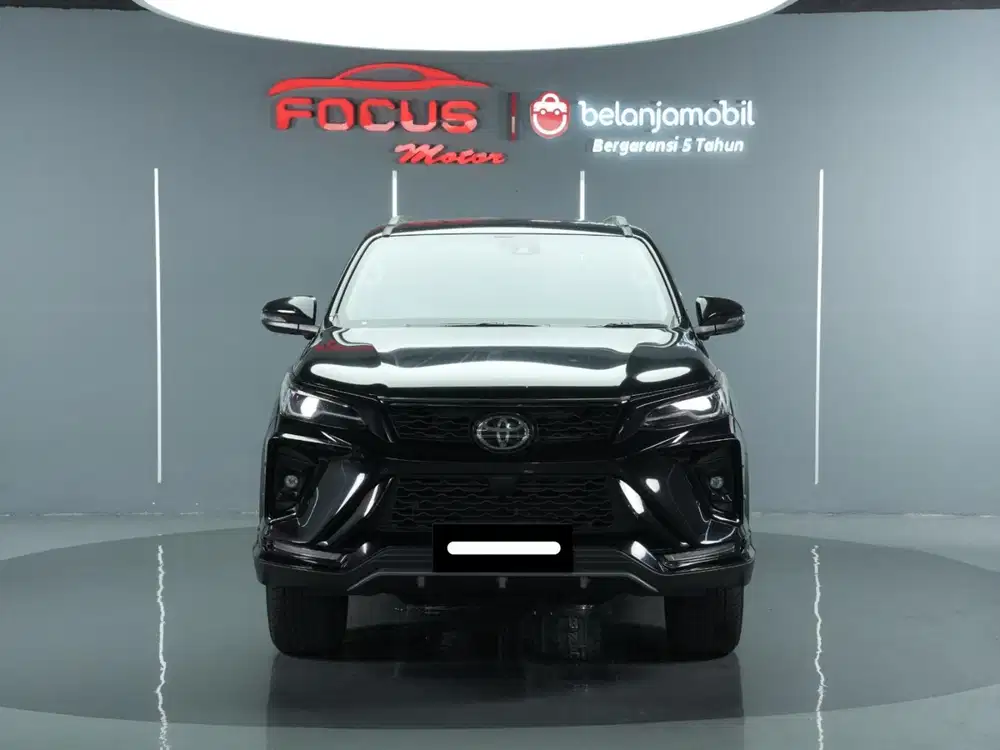 Toyota fortuner legender vrz gr sport tss 2025 hitam diesel