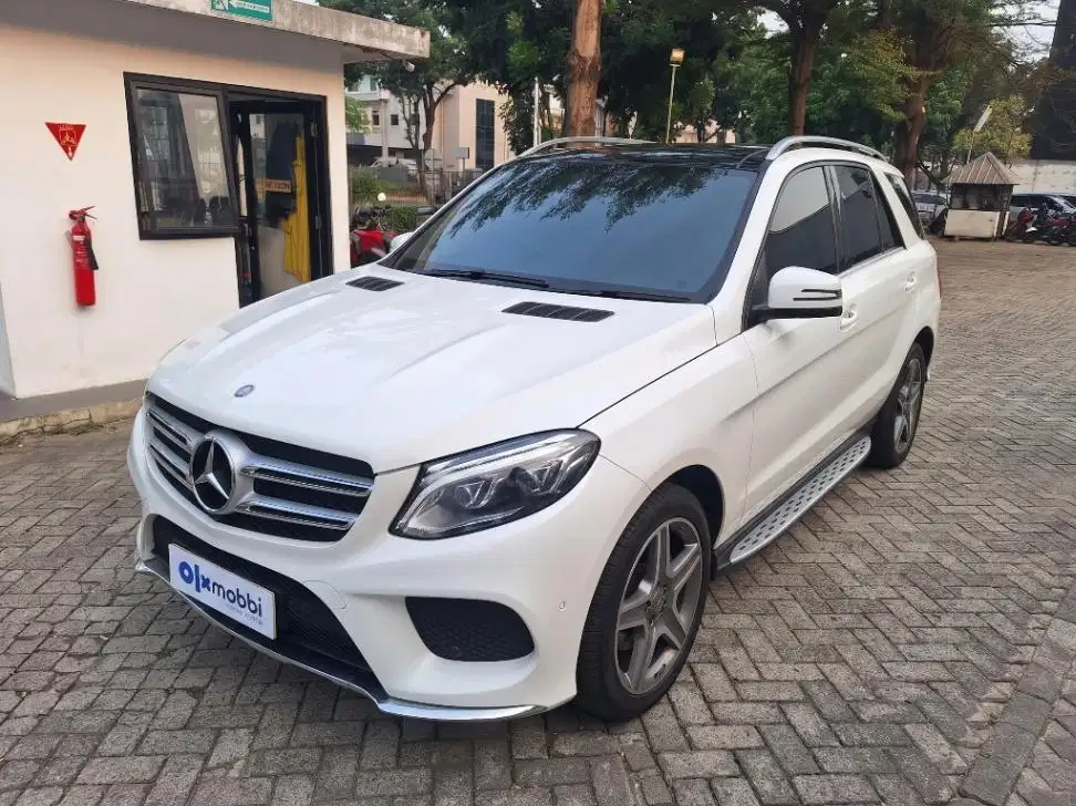 LOW DP Mercedes-Benz GLE400 3.0 AMG Line Bensin-AT 2018 JBB