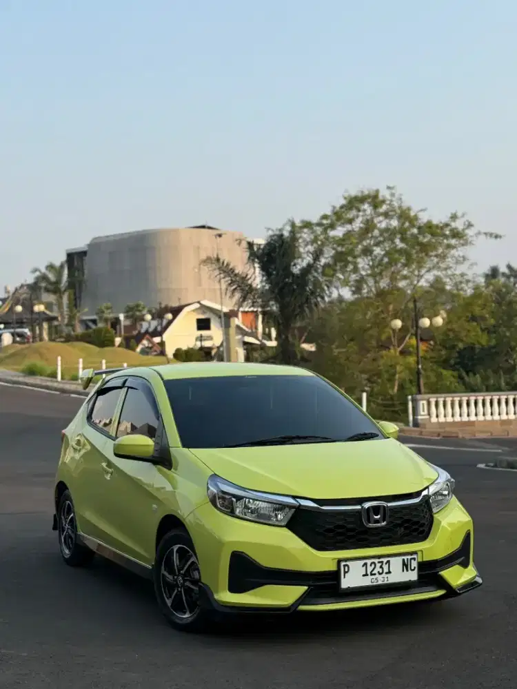 Honda Brio E CVT 2026 KM 1.700 Jember