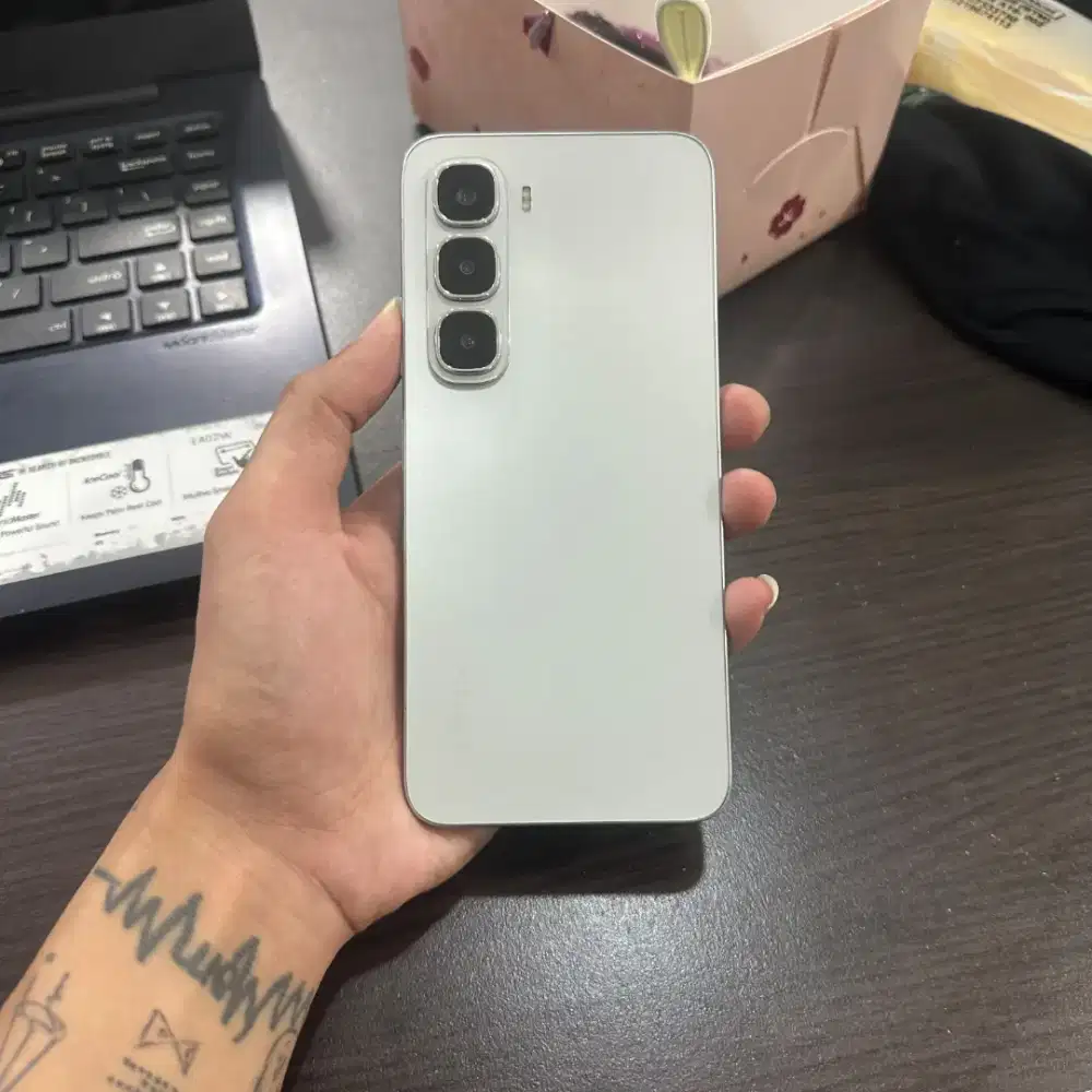 Infinix hot 60i 6/128Gb