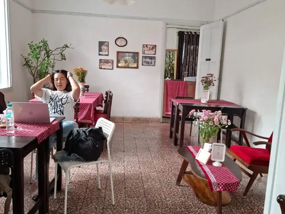 Dijual rumah siap huni dan lokasi strategis di jalan Cilaki