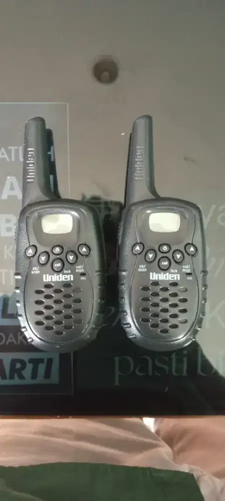 HT Walkie Talkie UNIDEN GMR 325