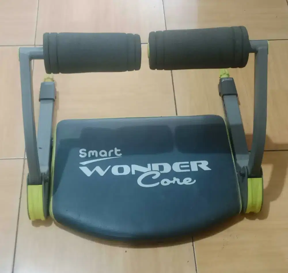 Alat fitnes pembentuk otot