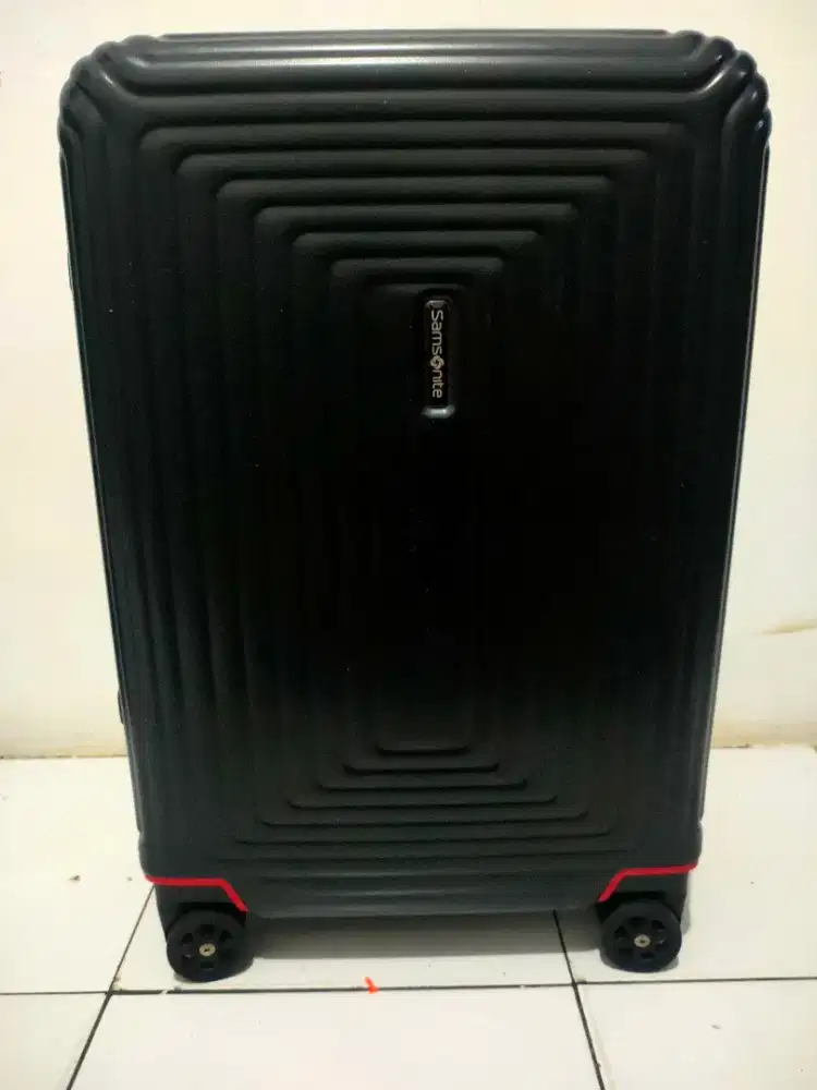 Koper Samsonite spinner Made in Europe cabin size 20 inch