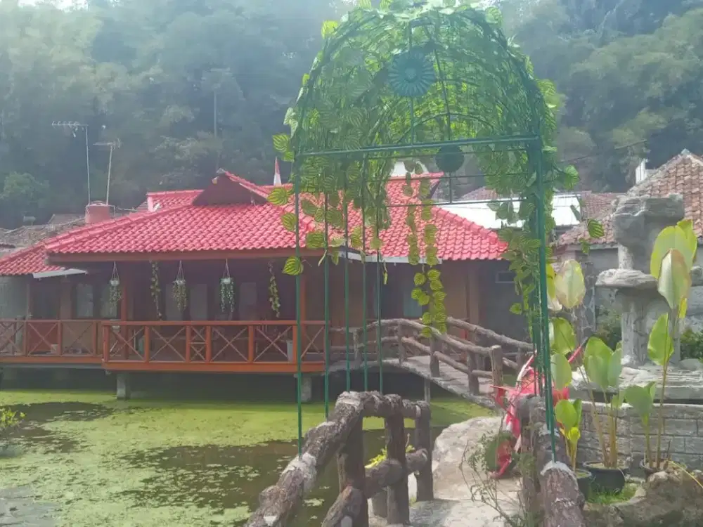 VILLA NYAMAN DI CIWIDEY — COCOK UNTUK LIBURAN BARENG!