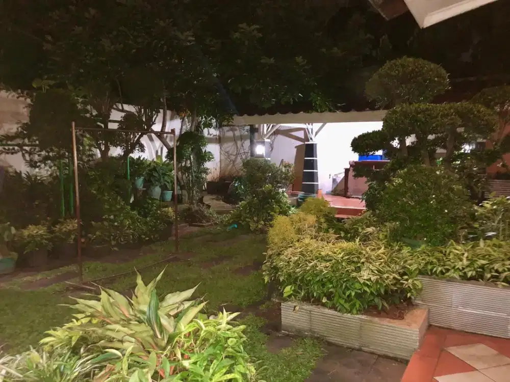 Dijual Rumah Siap Huni, Luas 450 di Senayan Bintaro, Tangerang Selatan