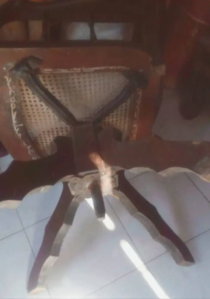 Kursi Kayu Direktur model putar/kaki 4 ORI era kolonial