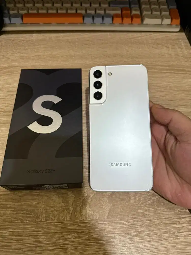 Samsung s22 plus lengkap hp mulus like new