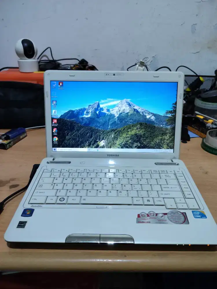 Laptop Toshiba Satelite L635 , Intel Core i3 , Ram 4Gb , Batre Normal