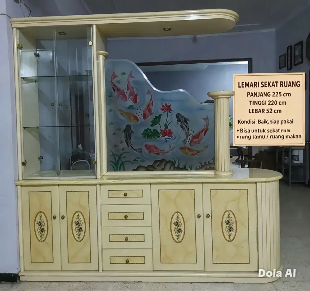 Lemari sekat ruangan