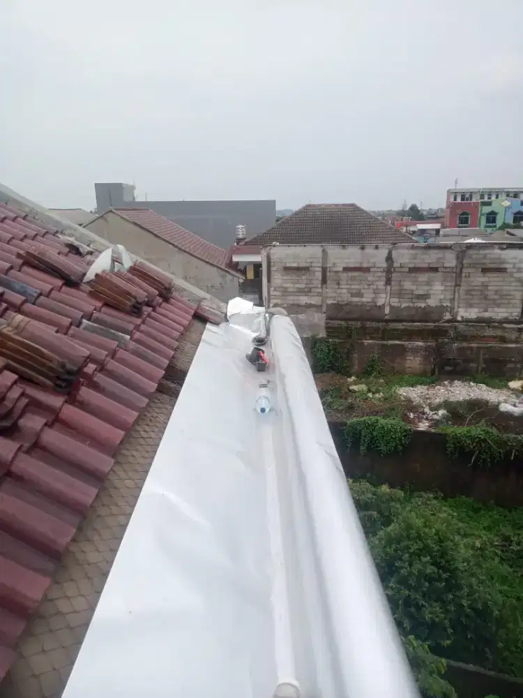 Perbaikan atap bocor,talang air, flapon,kramik,renovasi rumah
