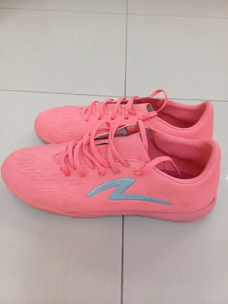 Preloved Sepatu Futsal SPECS uk 43
