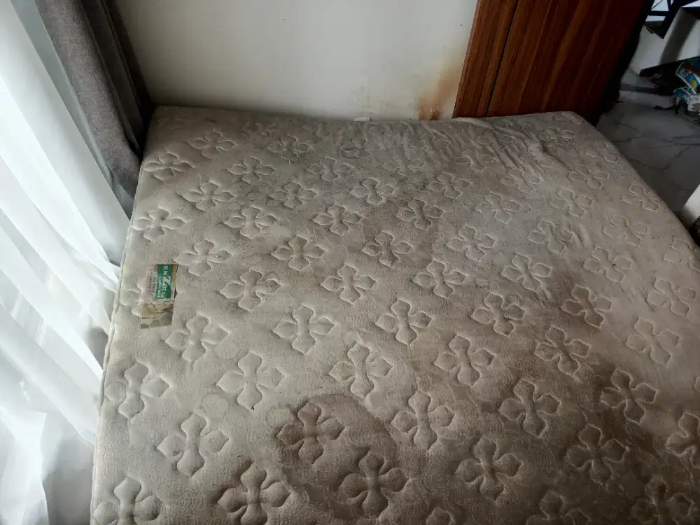 Queen size bekas nego
