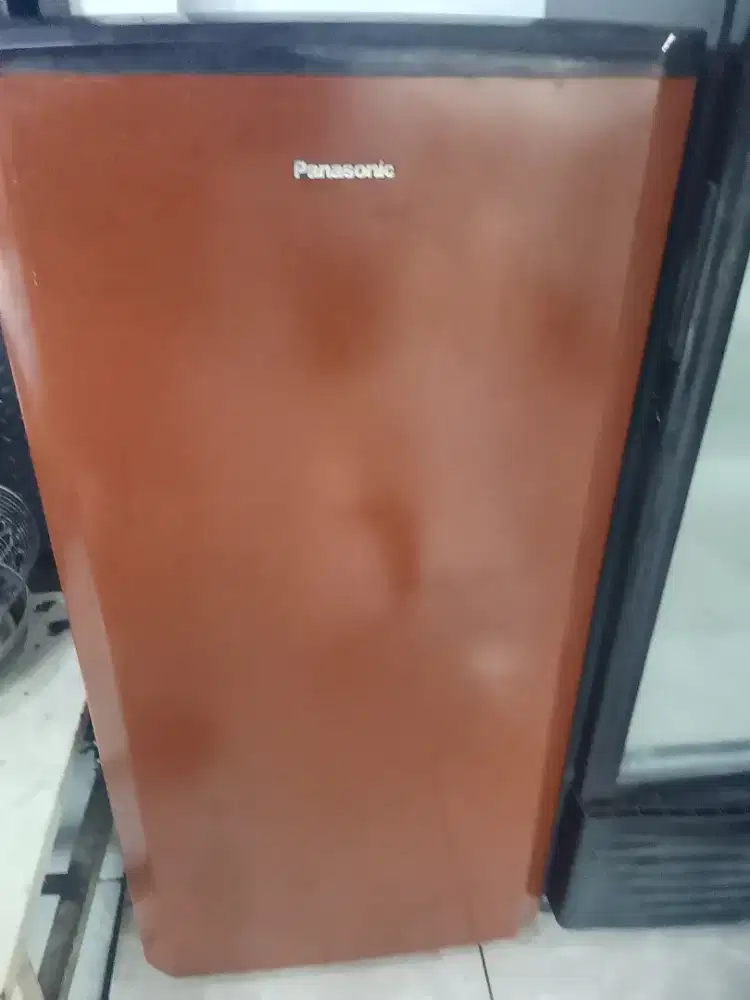 Dijual kulkas merek panasonic ori normal bagus