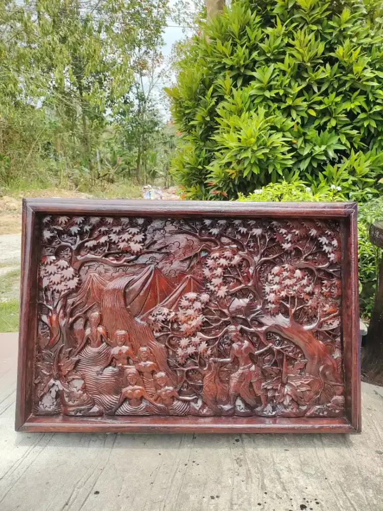 relief ukiran kayu tradisional Indonesia