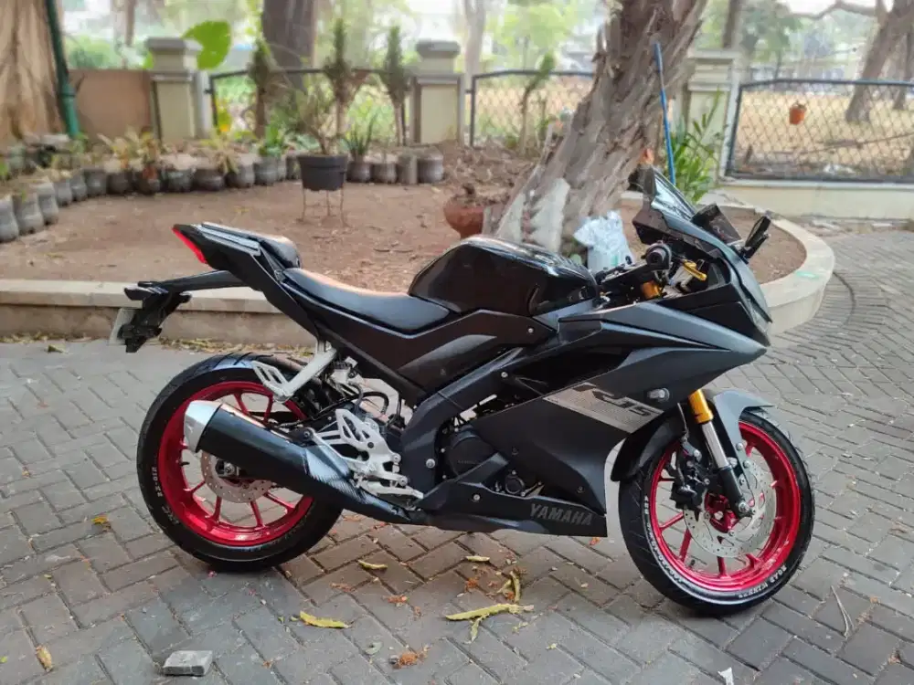 R15 V3 2021 Km 8k Asli