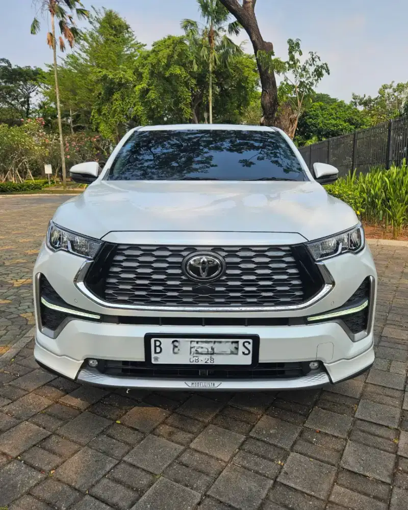 Toyota Innova Zenix Q Hybrid Modellista - Cash - Low KM