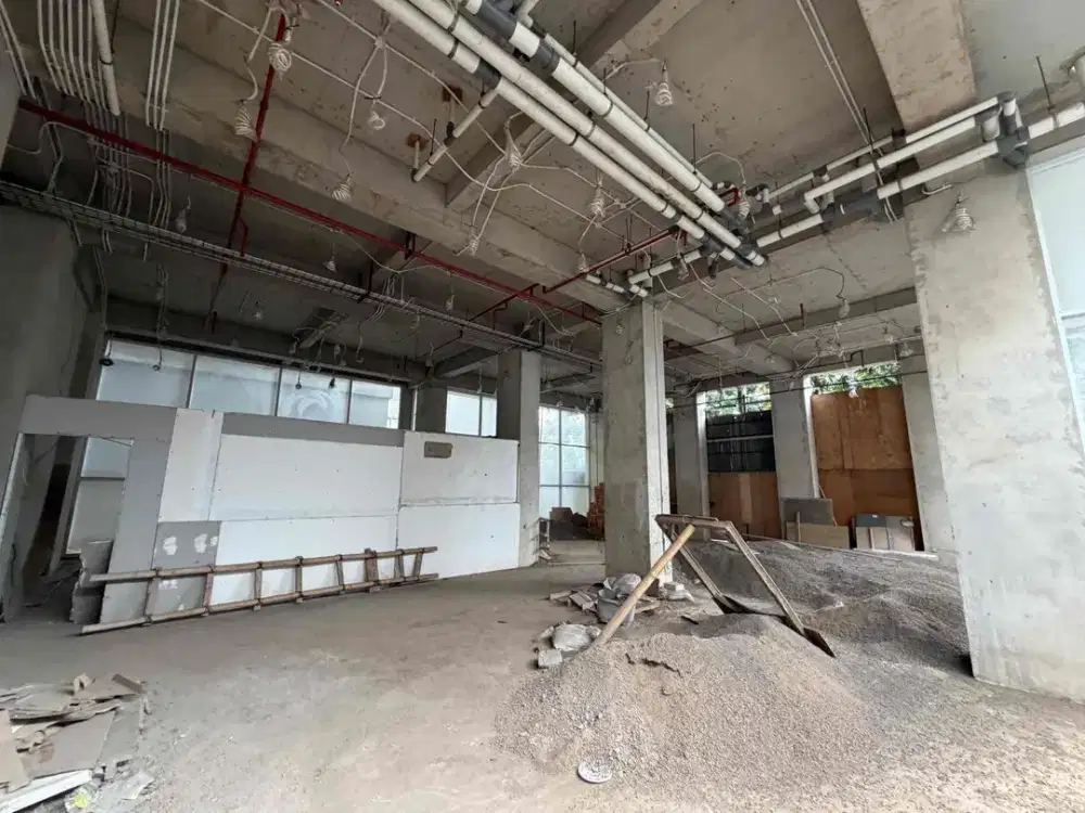 DIJUAL HOTEL
Setiabudi

SHM : 3 sertifikat
kondisi 1/2 jadi

Luas Tanah: +/- 1500 m2
Luas Bangunan: 8.400 m2 
Terdiri :  - 13 lnt 
                 - 1 basement
                 - 2 kolam renang
                 - 2 lift
Listrik: 33.000 watt
Kamar: 166 ro