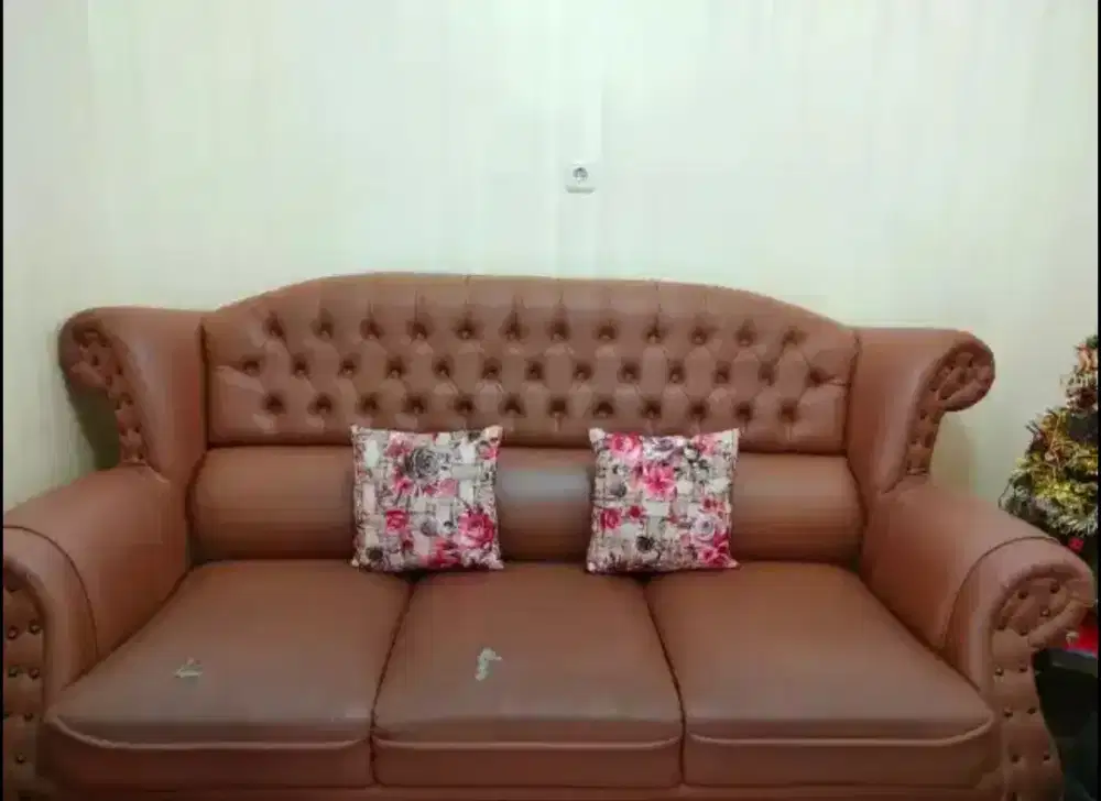Di jual sofa kancing jumbo