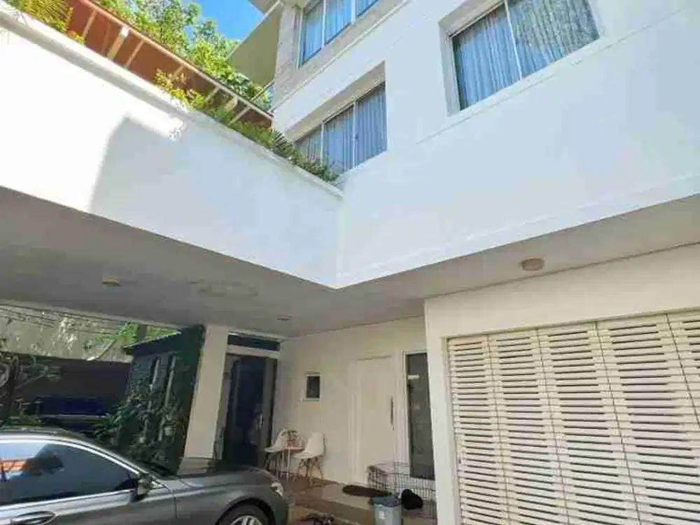 Rumah hook cluster  modern 3 lantai murah 5.5 M di Lebak bulus dekat MRT