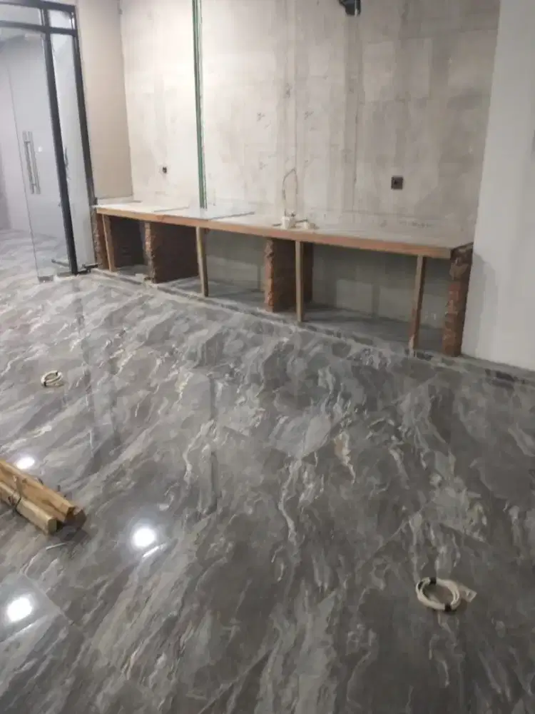 Tukang pasang geranit dan keramik