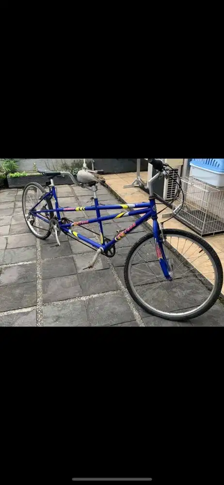 Sepeda tandem poligon