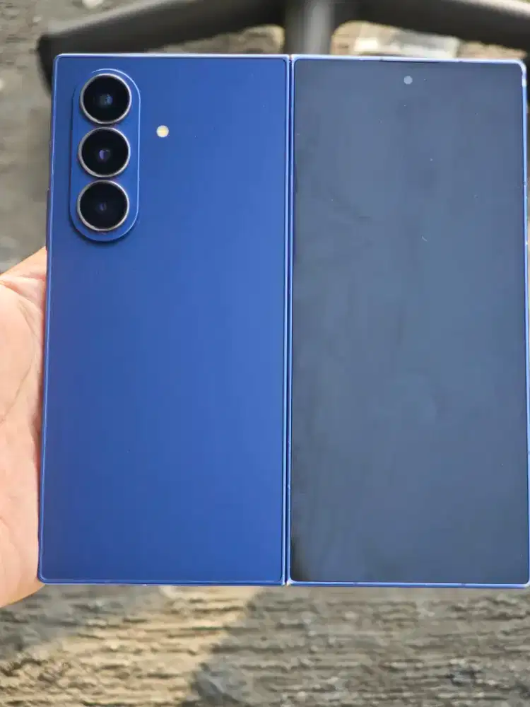 Samsung Fold 7 Blue 12/512 minus bezel melupas