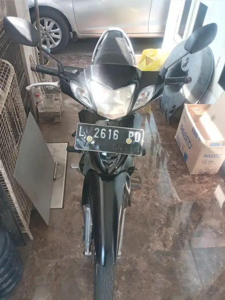 Honda karisma 2003 mesin enak dobel stater cakram tangan pertama
