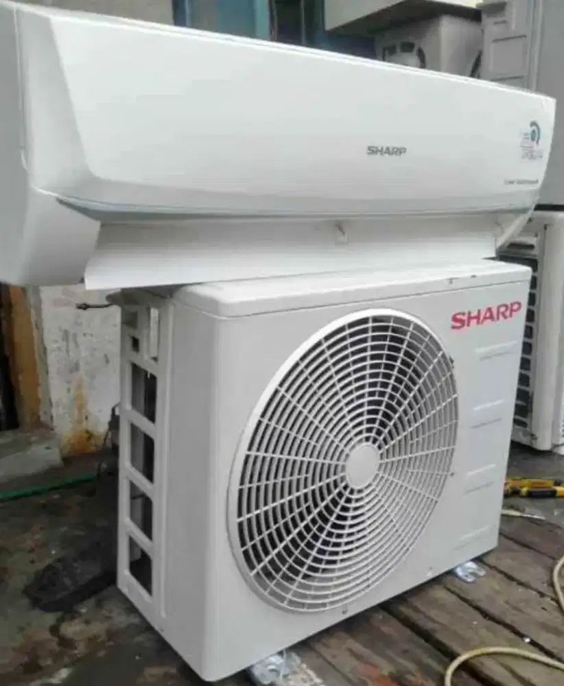 Jual ac sharp 1/2 pk..R 32 . Lowat 1/2 pk360 wat 95% ori semu